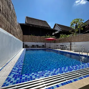 Little Friendly And Swimming Pool 招待所